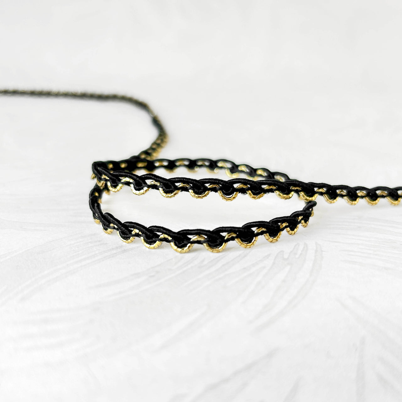 Metallic_Scalloped_Braid