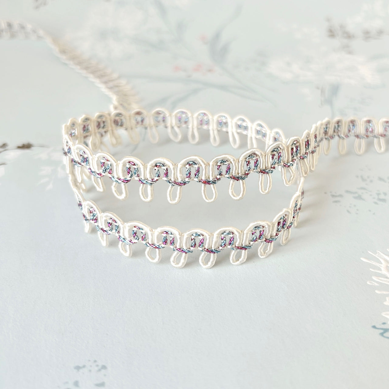 Metallic_Scalloped_Loop_Braid