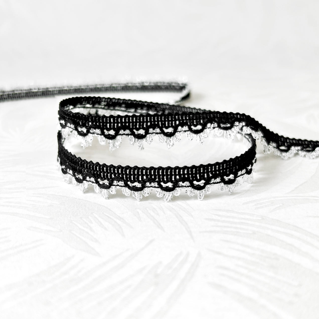 Metallic_Scalloped_Loop_Braid