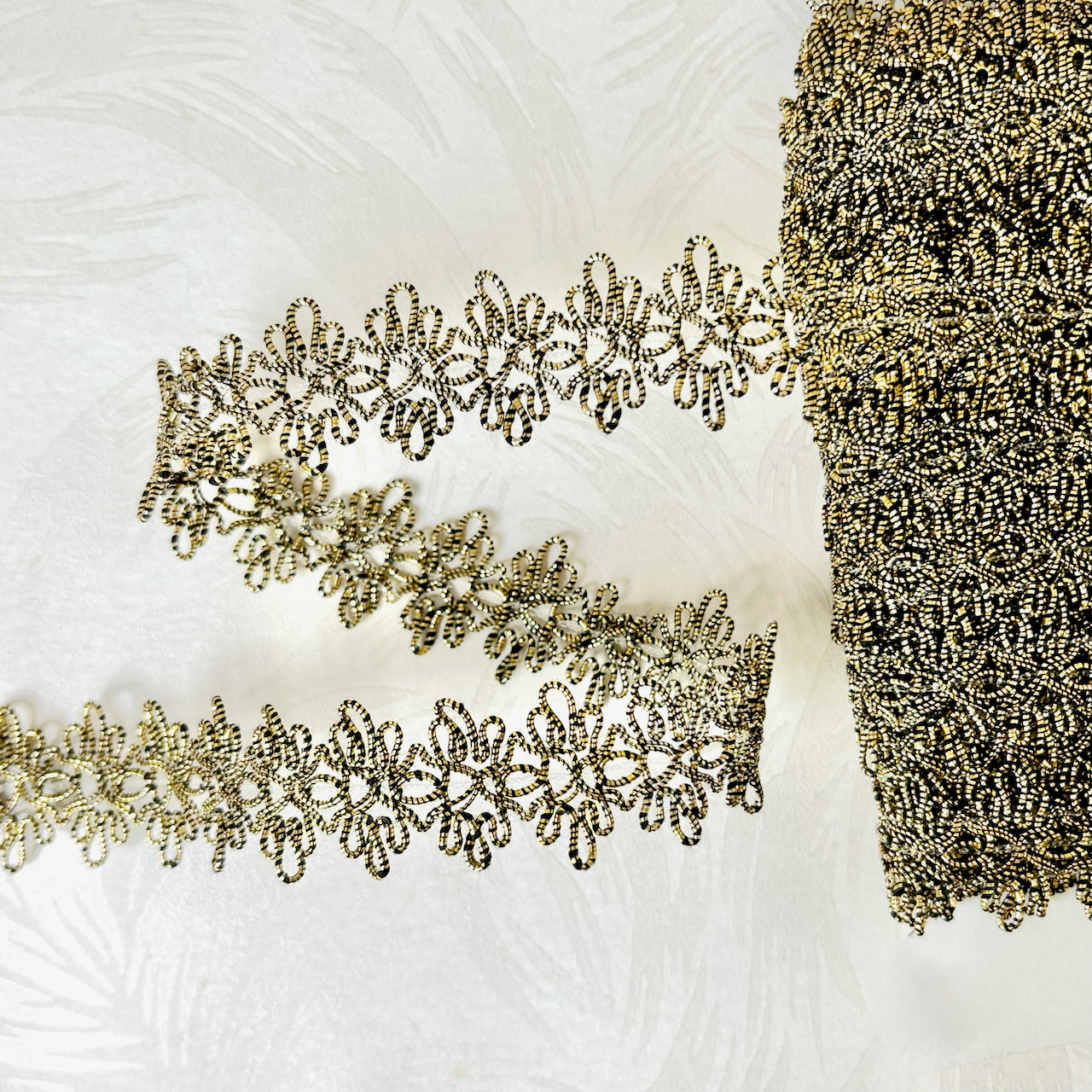 Metallic_Scalloped_Loop_Braid