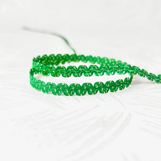 Metallic_Wavy_Line_Braid