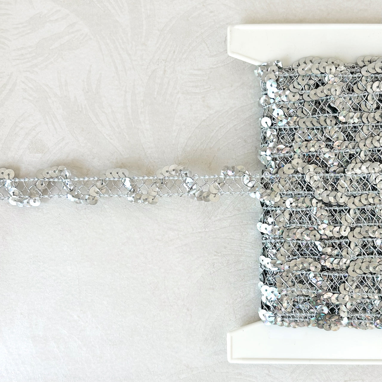 Metallic_Wavy_Sequin_Passementerie_Trim