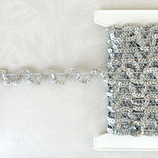 Metallic_Wavy_Sequin_Passementerie_Trim