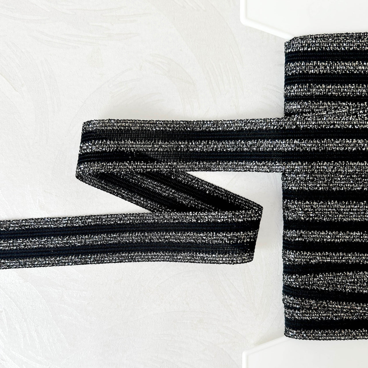 Metallic_Weave_knit_Braid