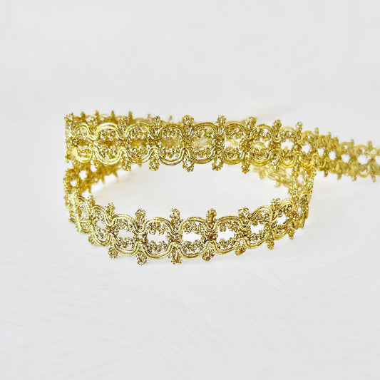 Metallic_scalloped_Braid