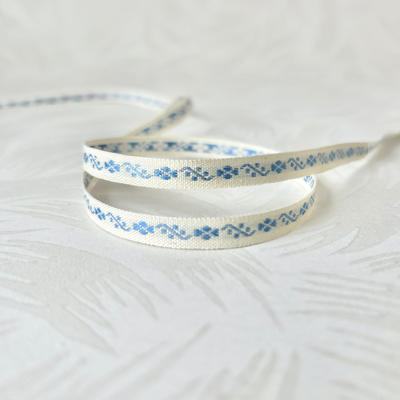 Narrow_Floral_Jacquard_Ribbon