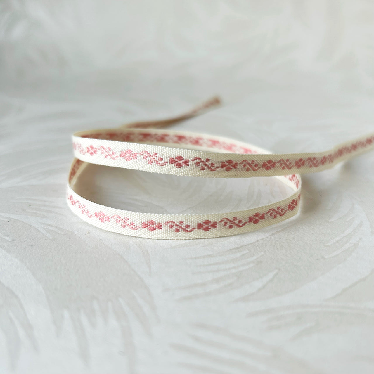 Narrow_Floral_Jacquard_Ribbon