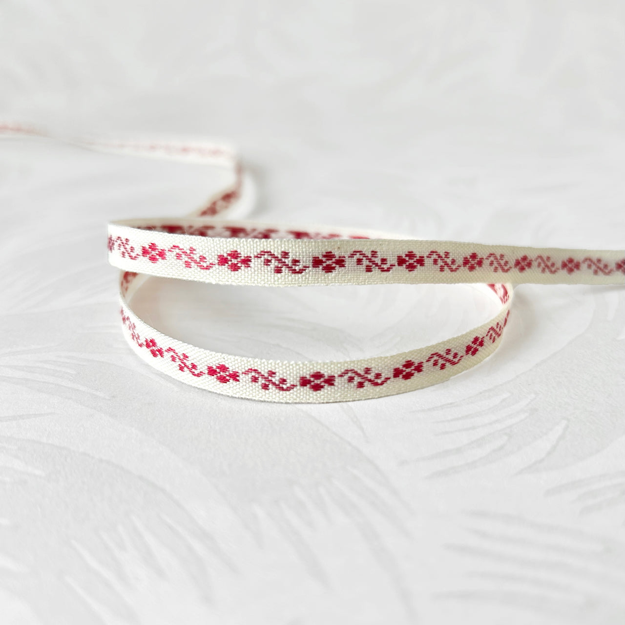 Narrow_Floral_Jacquard_Ribbon