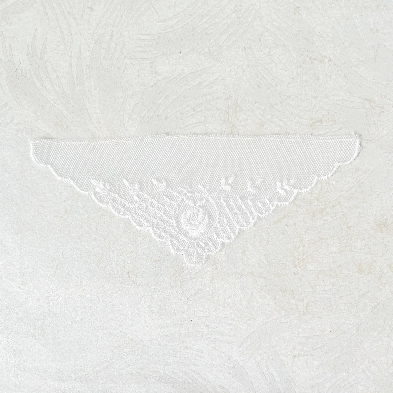 Net_Lace_Triangle_Applique