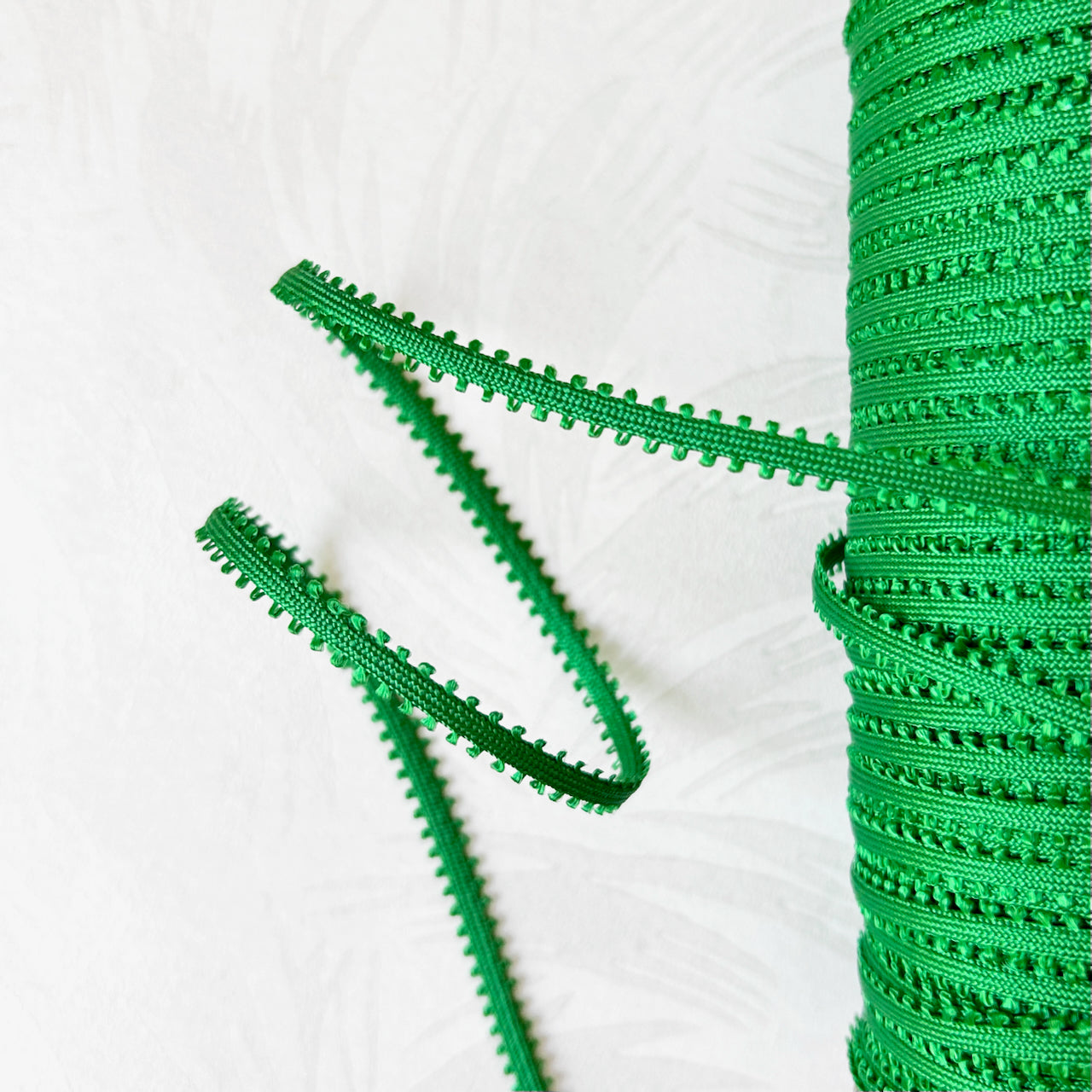 Picot_Edge_Mini_Loop_Braid