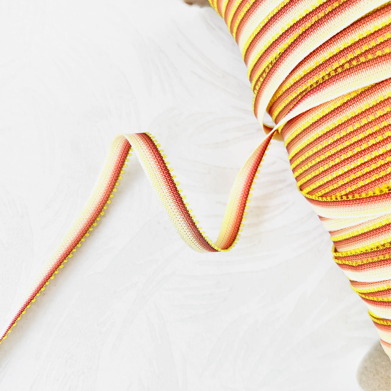 Picot_Edge_Ombre_Ribbon