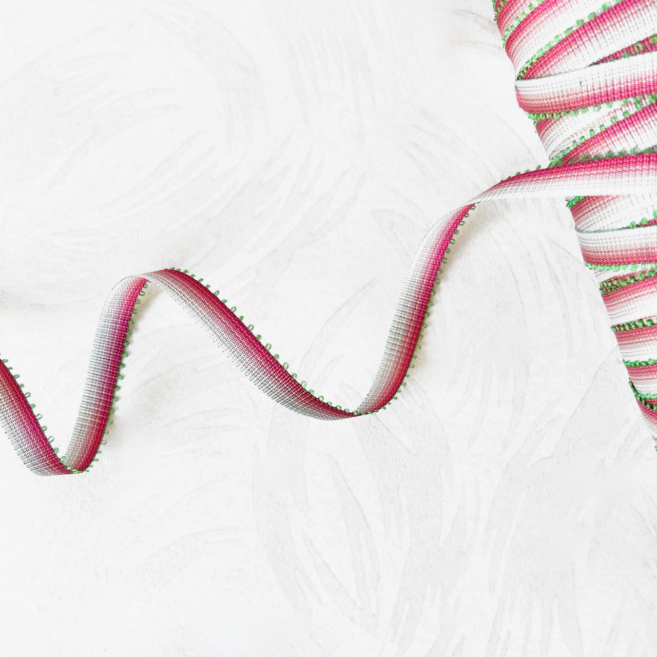 Picot_Edge_Ombre_Ribbon