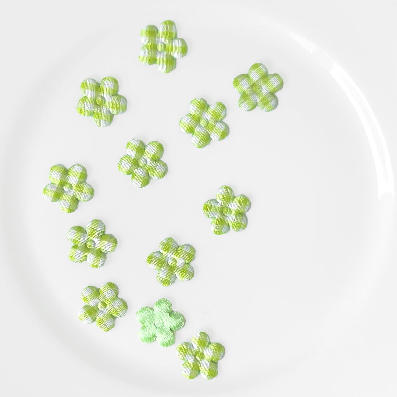 Puffy_Checkered_Flower_Applique