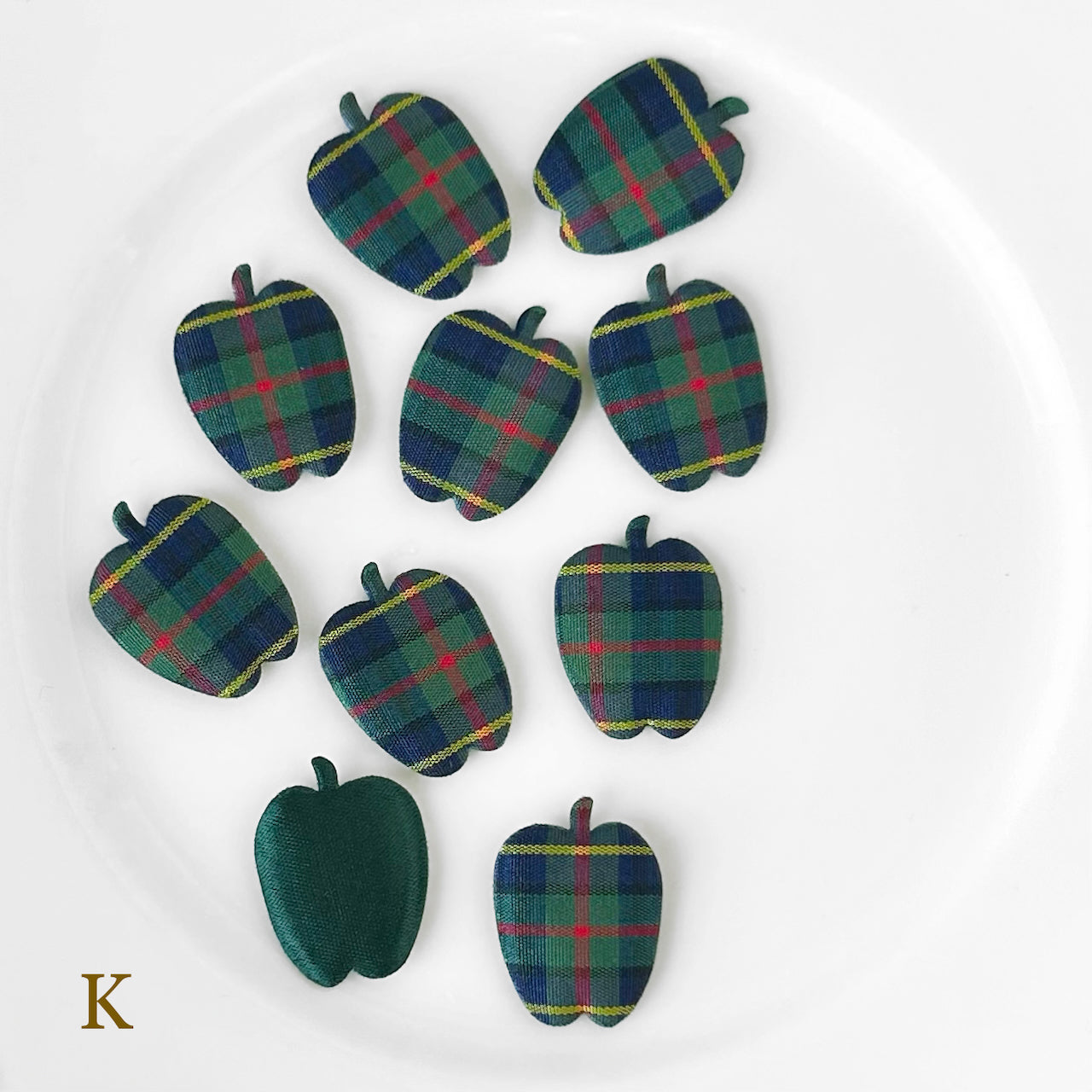 Puffy_Plaid_Apple_Applique