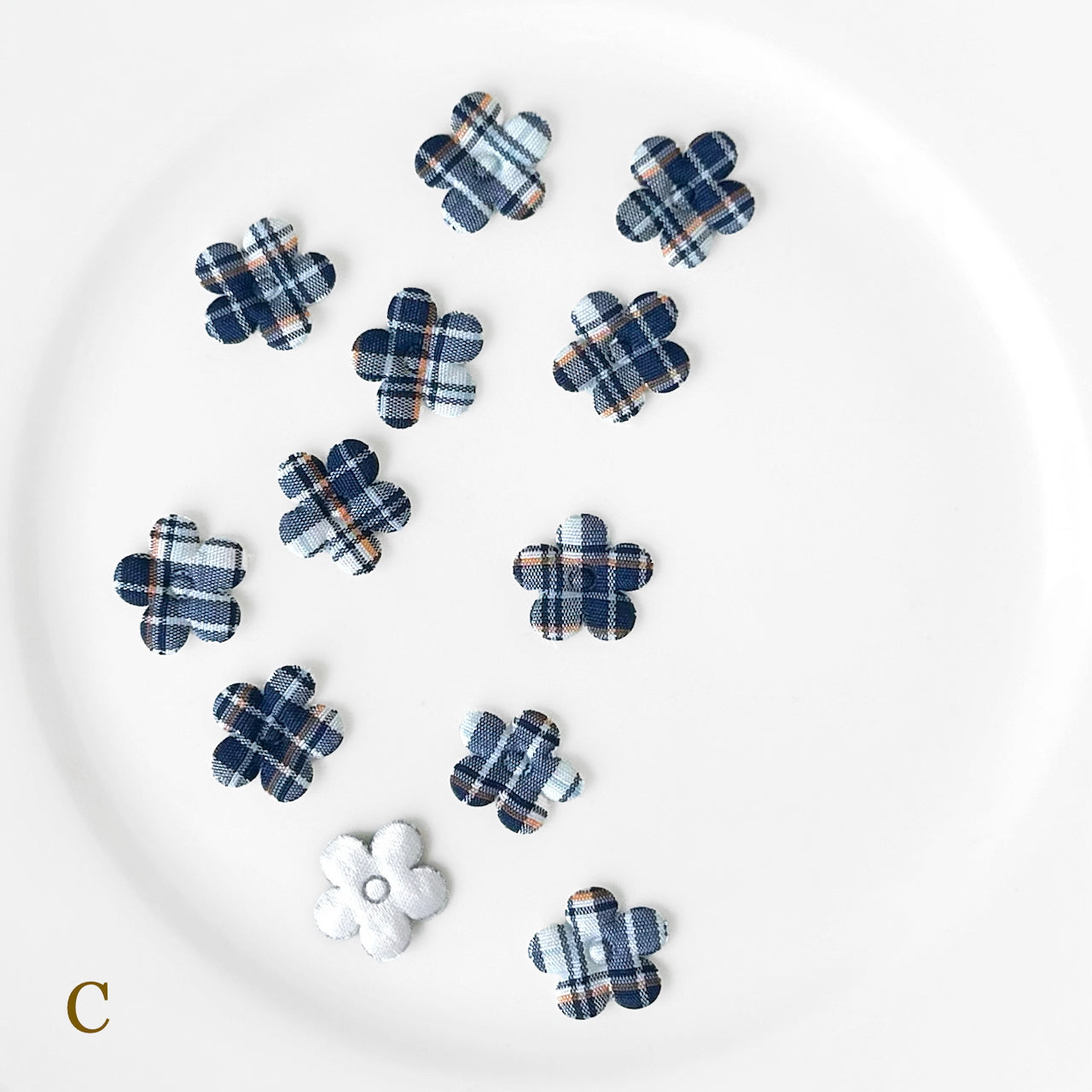 Puffy_Plaid_Flower_Applique