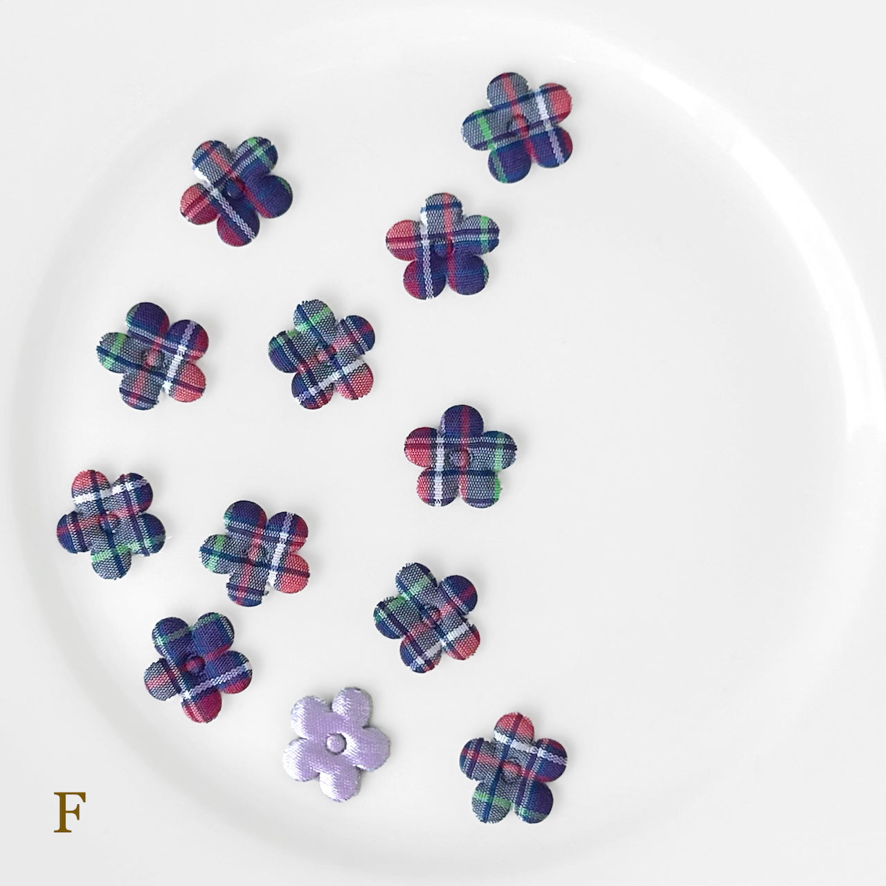 Puffy_Plaid_Flower_Applique