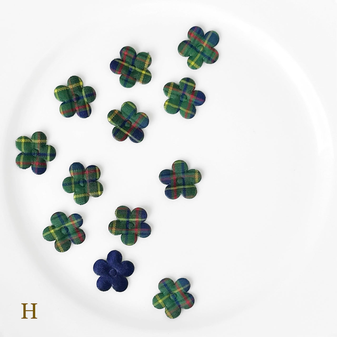 Puffy_Plaid_Flower_Applique