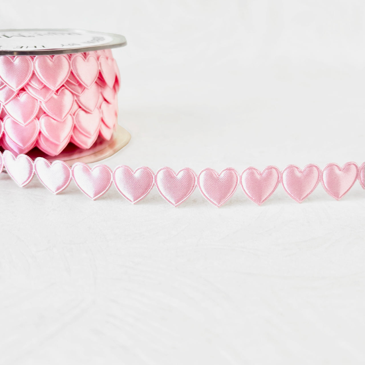 Puffy_Satin_Heart_Banner_Ribbon