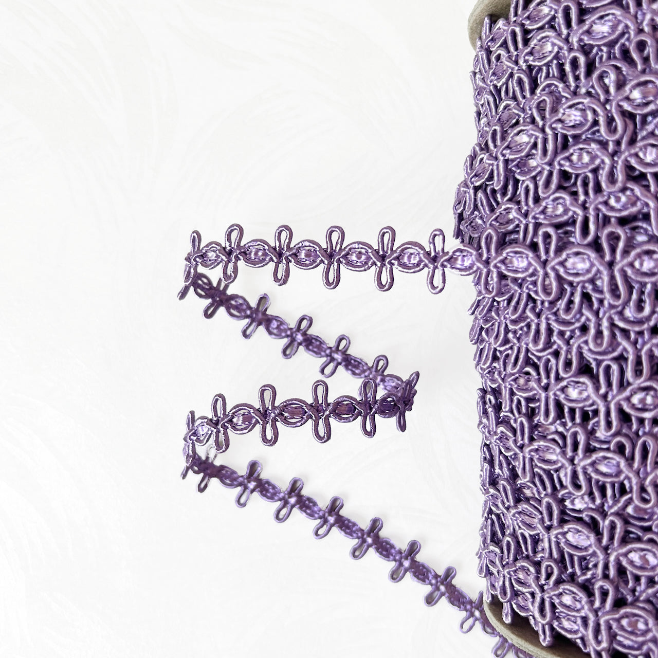 Rayon_Scalloped_Loop_Braid