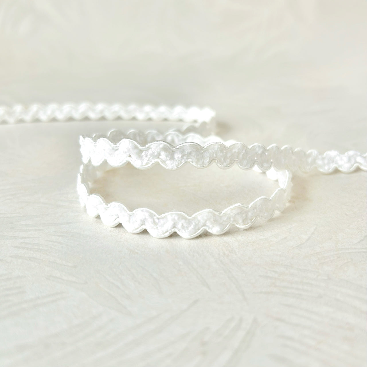 Scalloped_Chenille_Braid