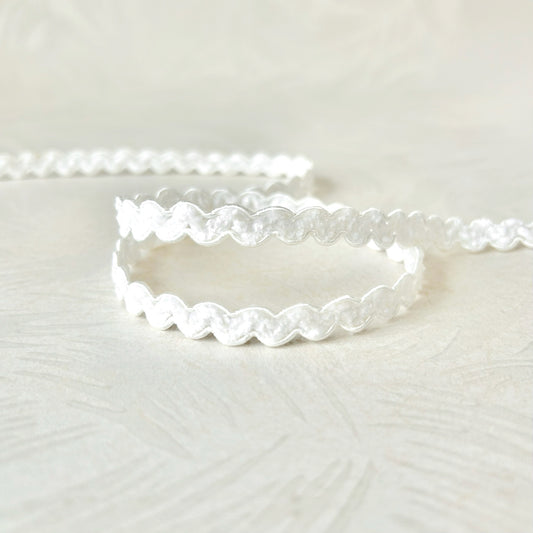 Scalloped_Chenille_Braid