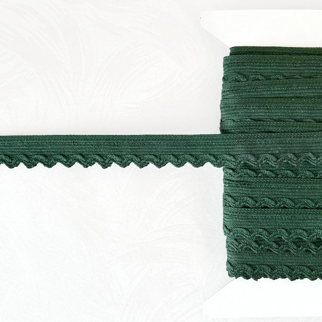 Scalloped_Edge_Braid