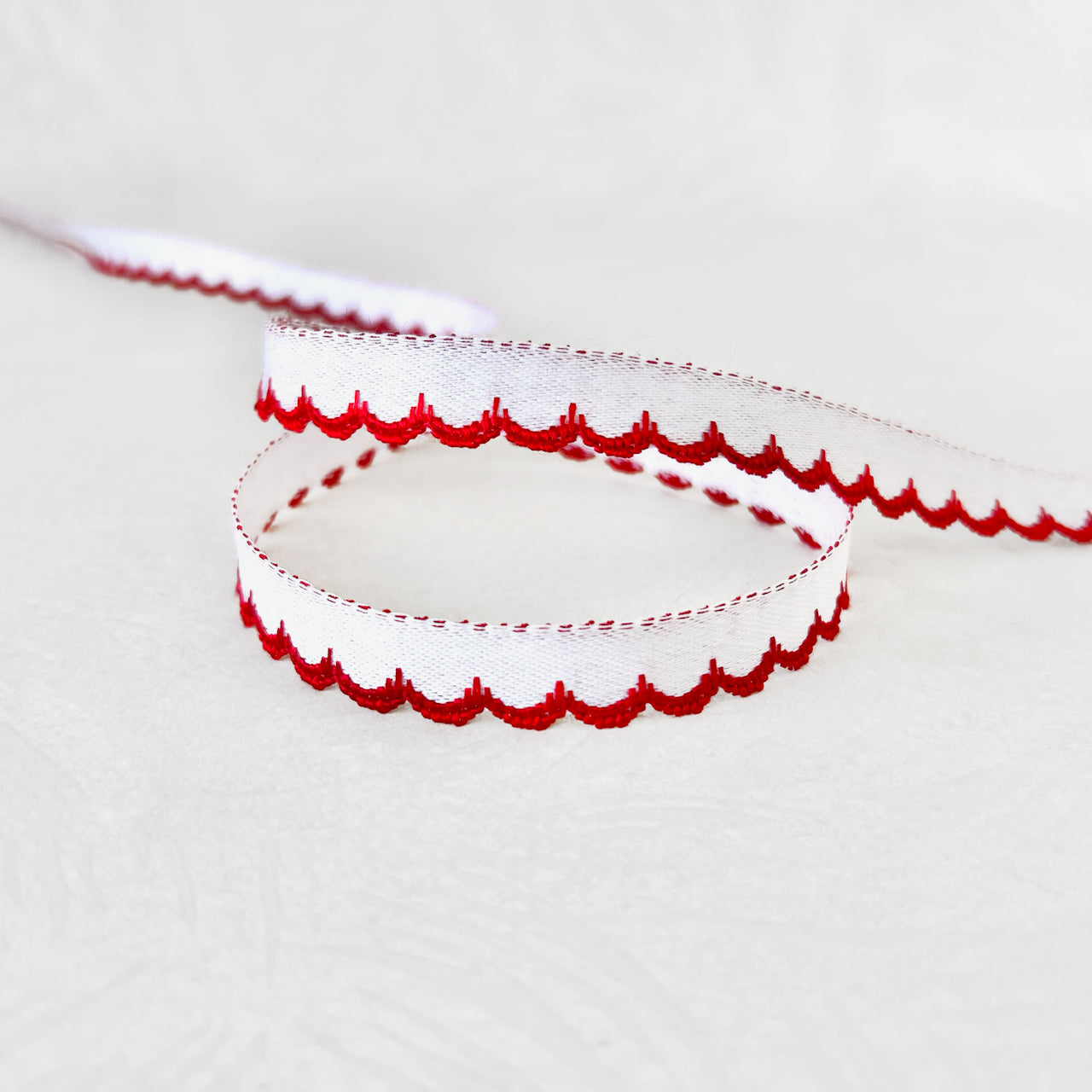 Scalloped_Edge_Edging