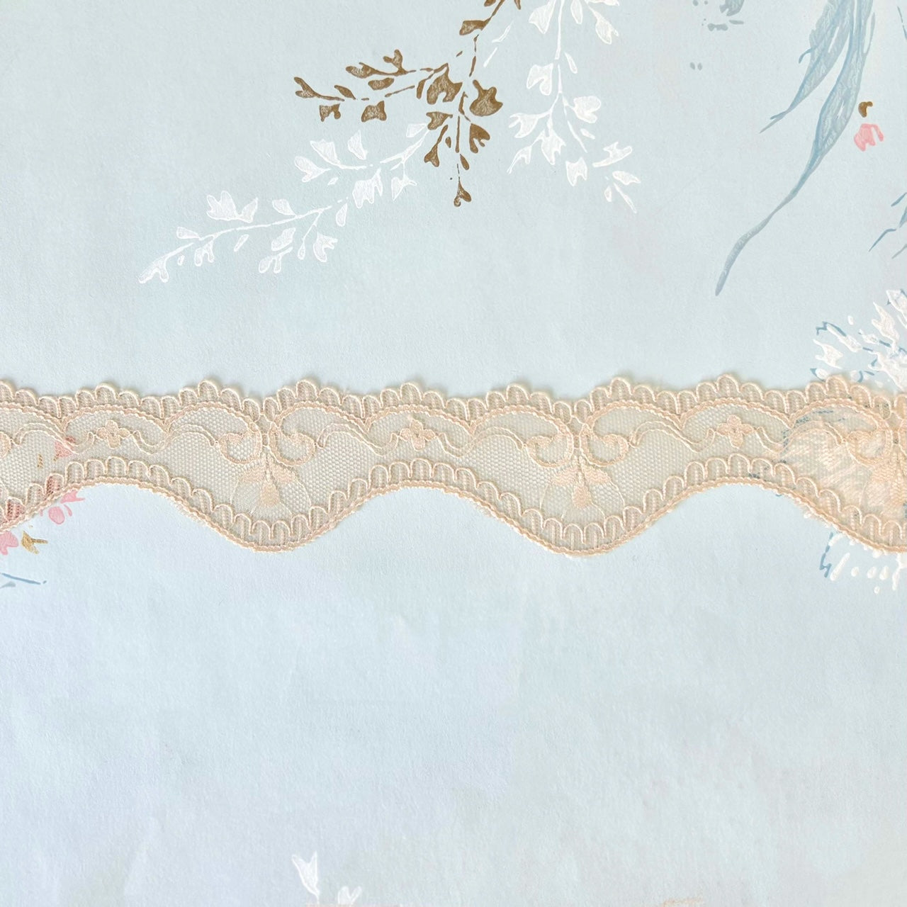 Scalloped_Leaver_Lace