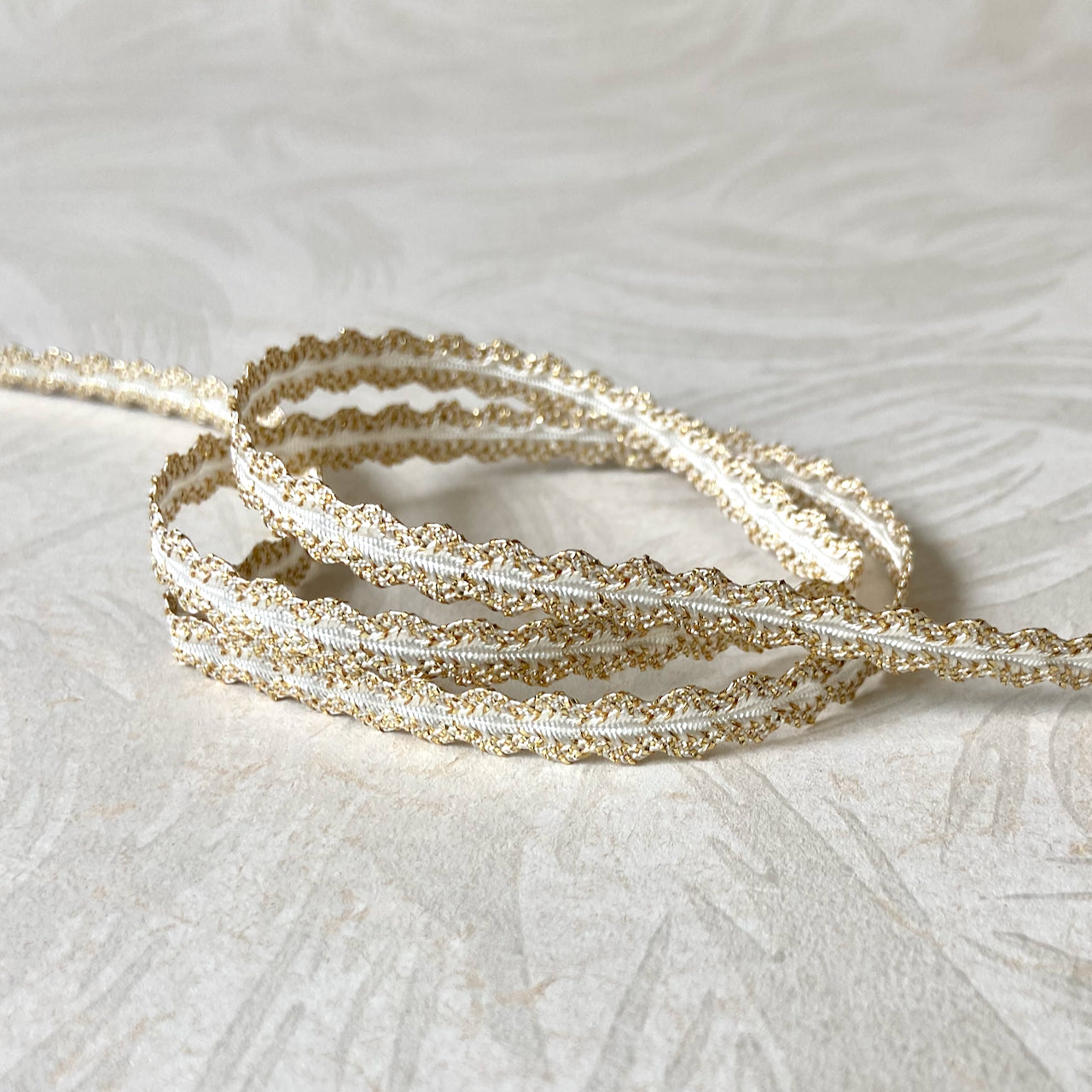 Scalloped_Metallic_Braid