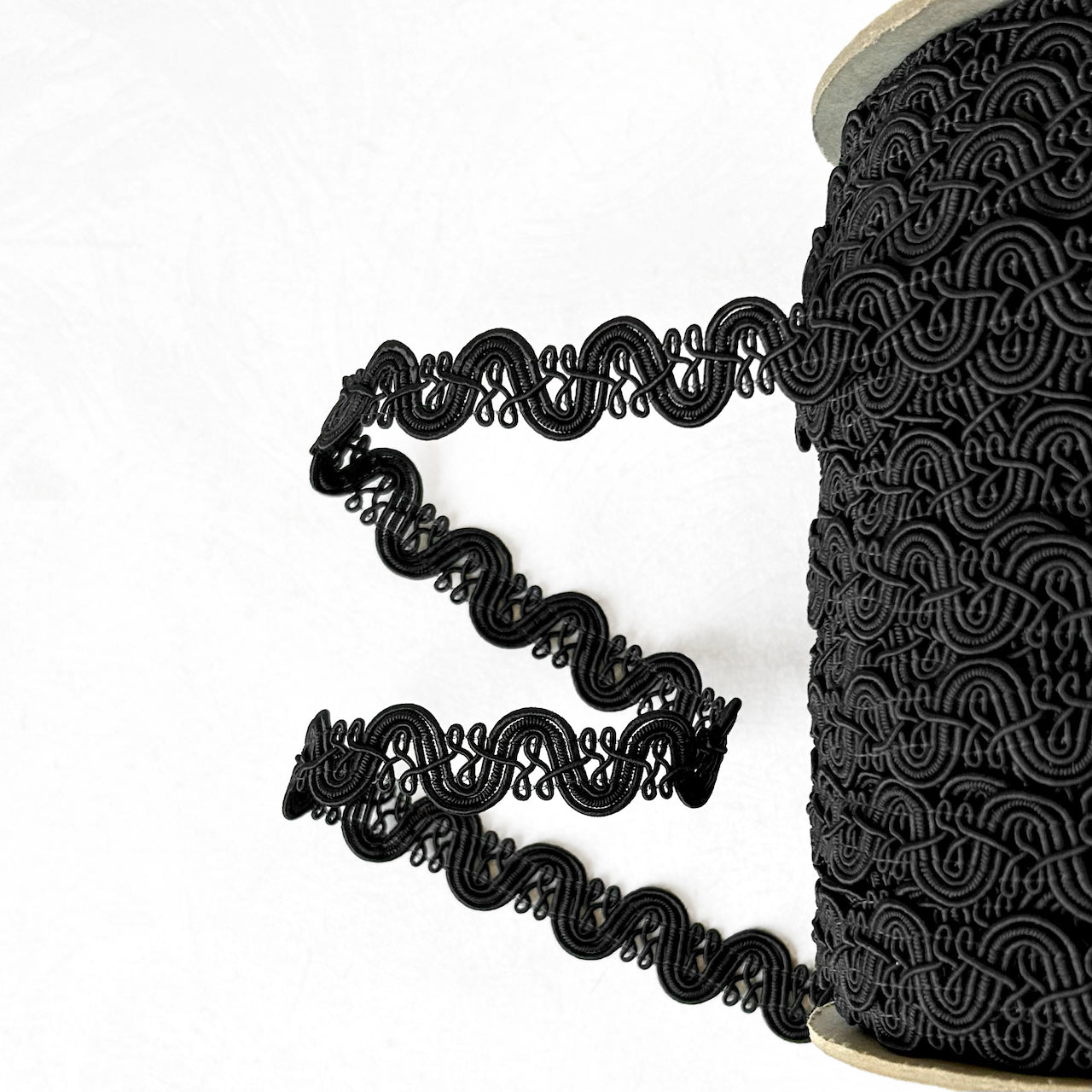 Scalloped_Rayon_Braid