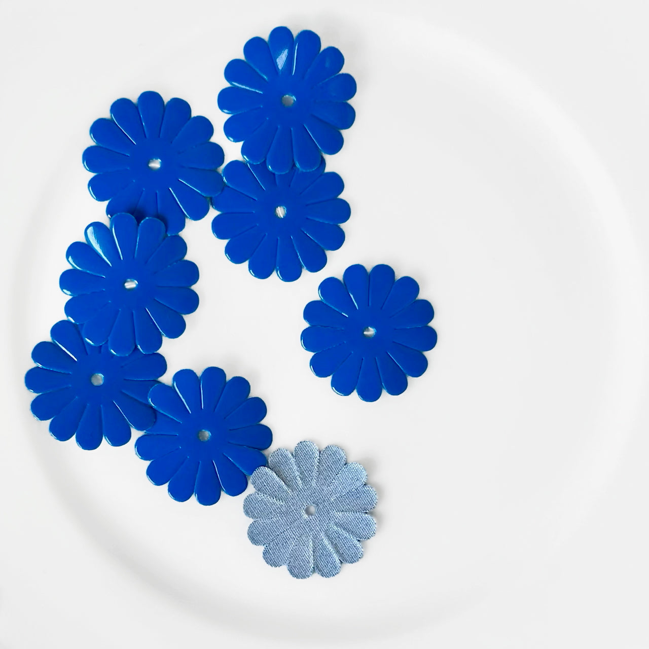 Shiny_Daisy_Applique