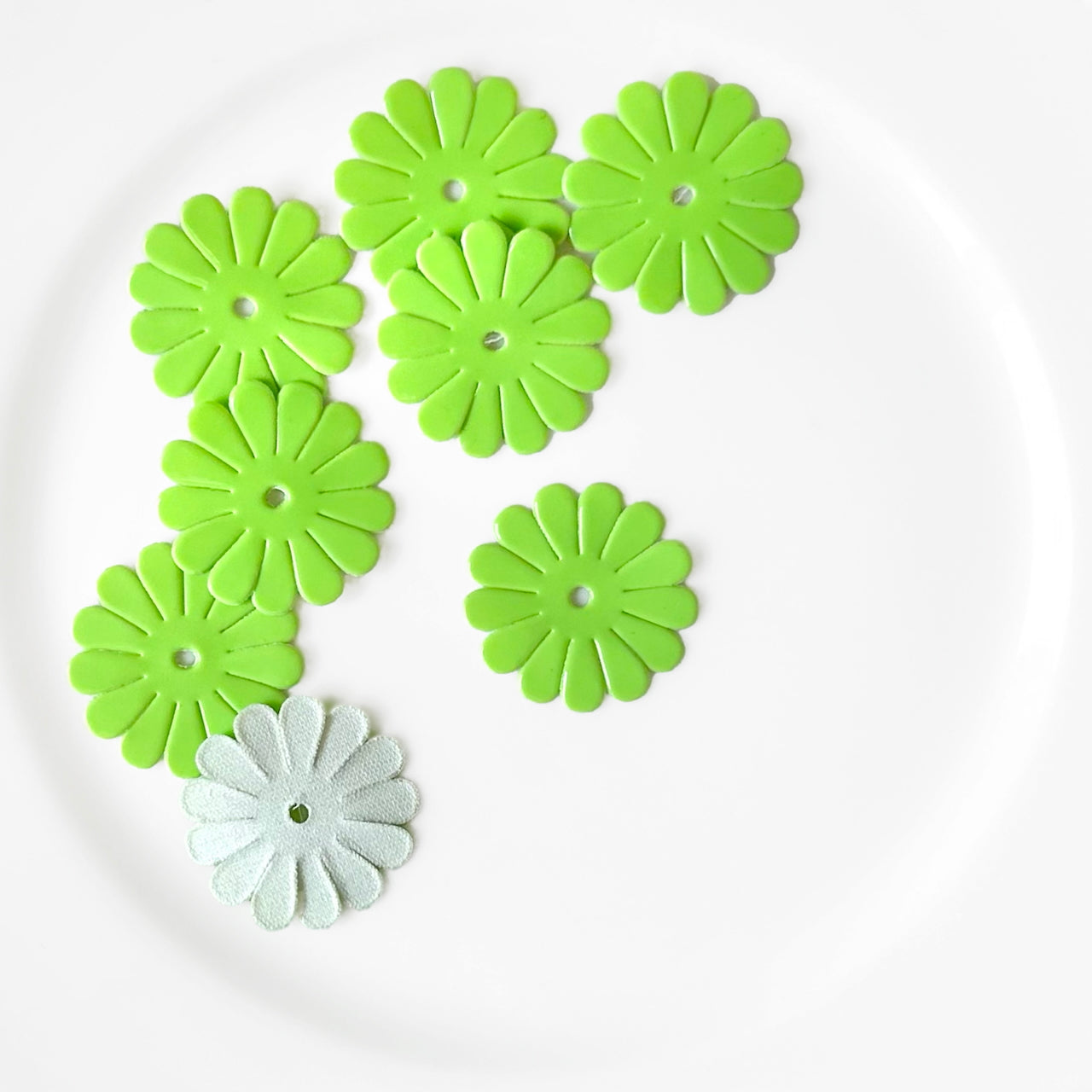 Shiny_Daisy_Applique