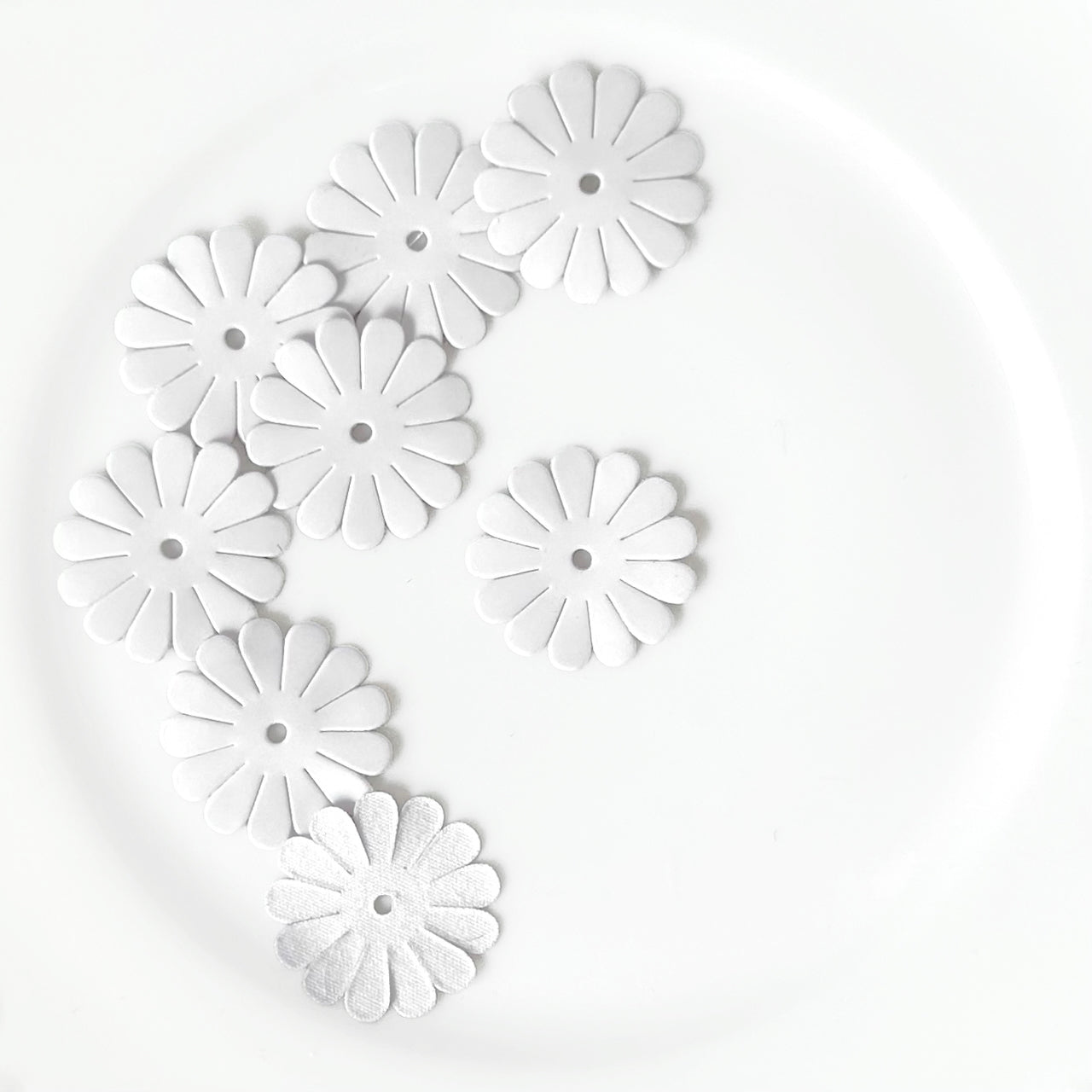 Shiny_Daisy_Applique