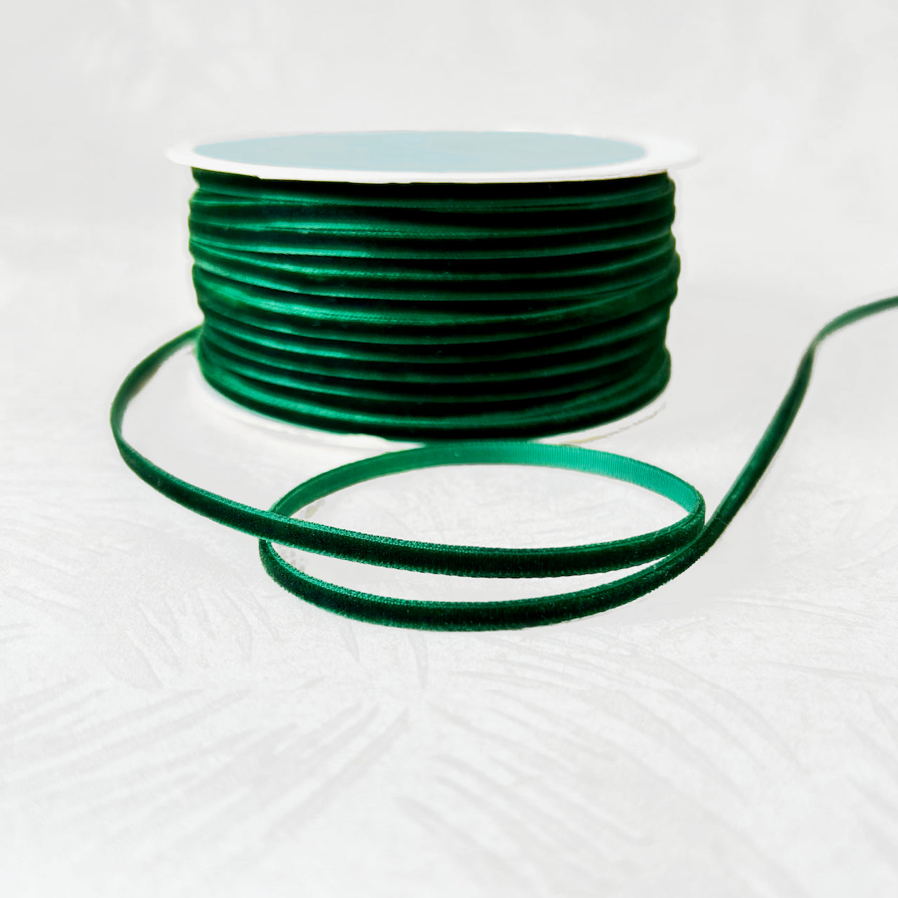 Skinny_Velvet_Ribbon