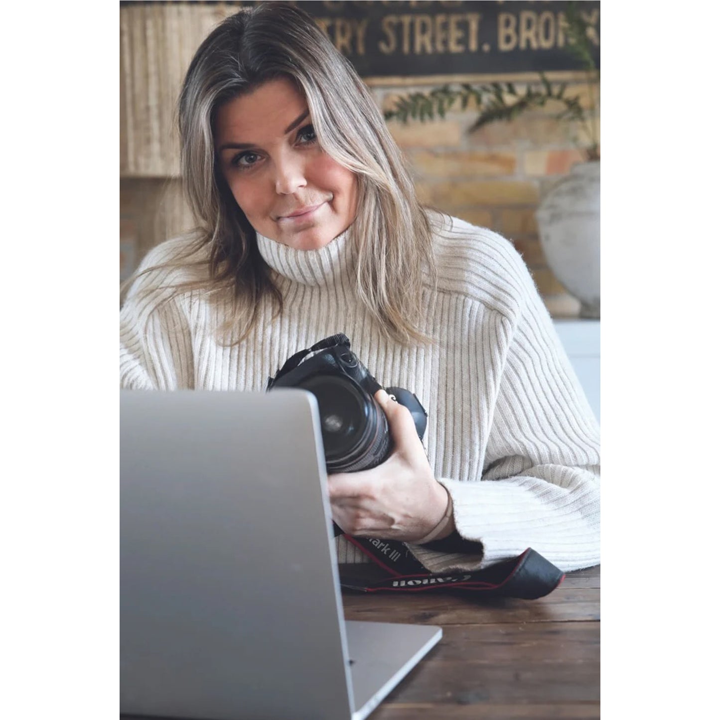 Small Detours - Big Experiences - a Jeanne d'Arc Living Book