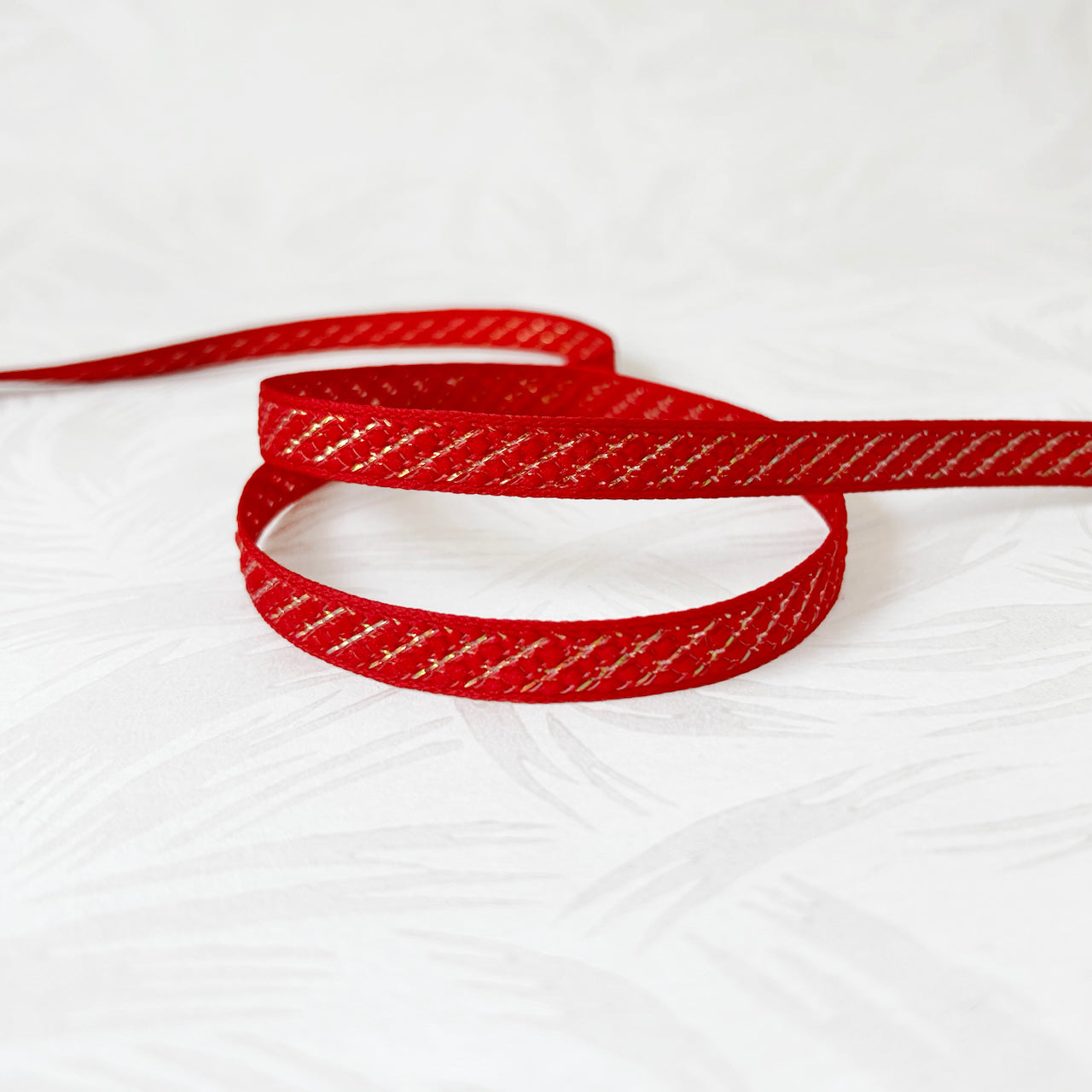 Sparkly_Iridescent_Flat_Braid