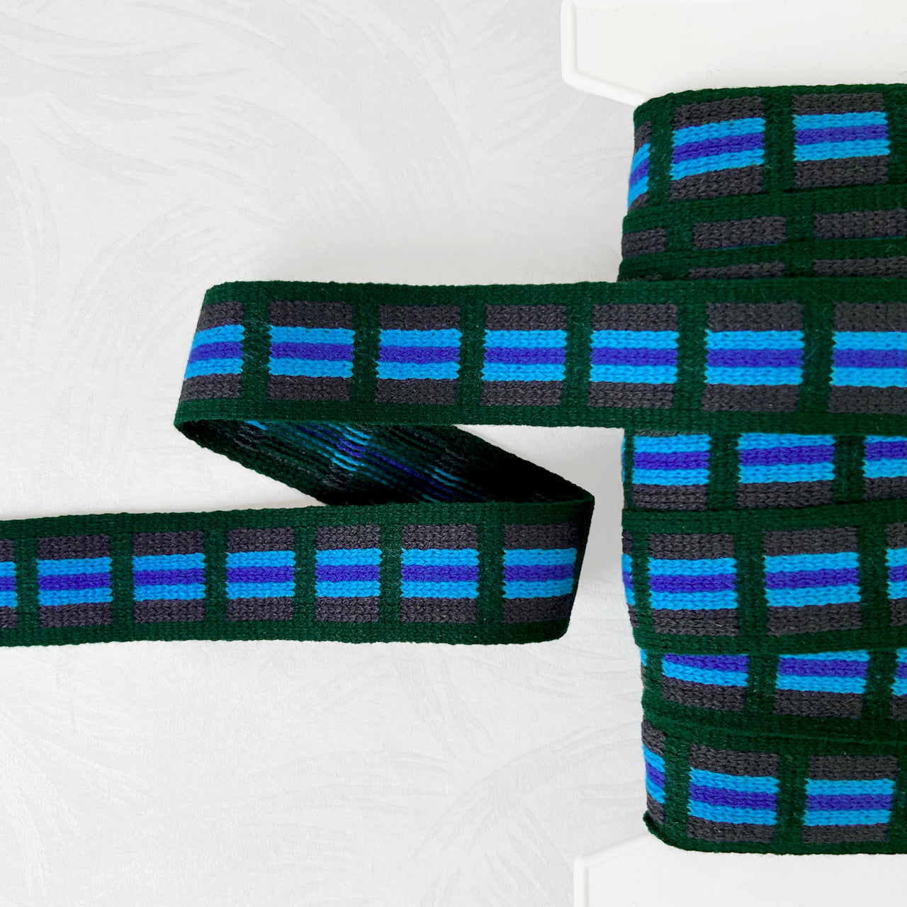 Striped_Rectangles_Knit_Trim