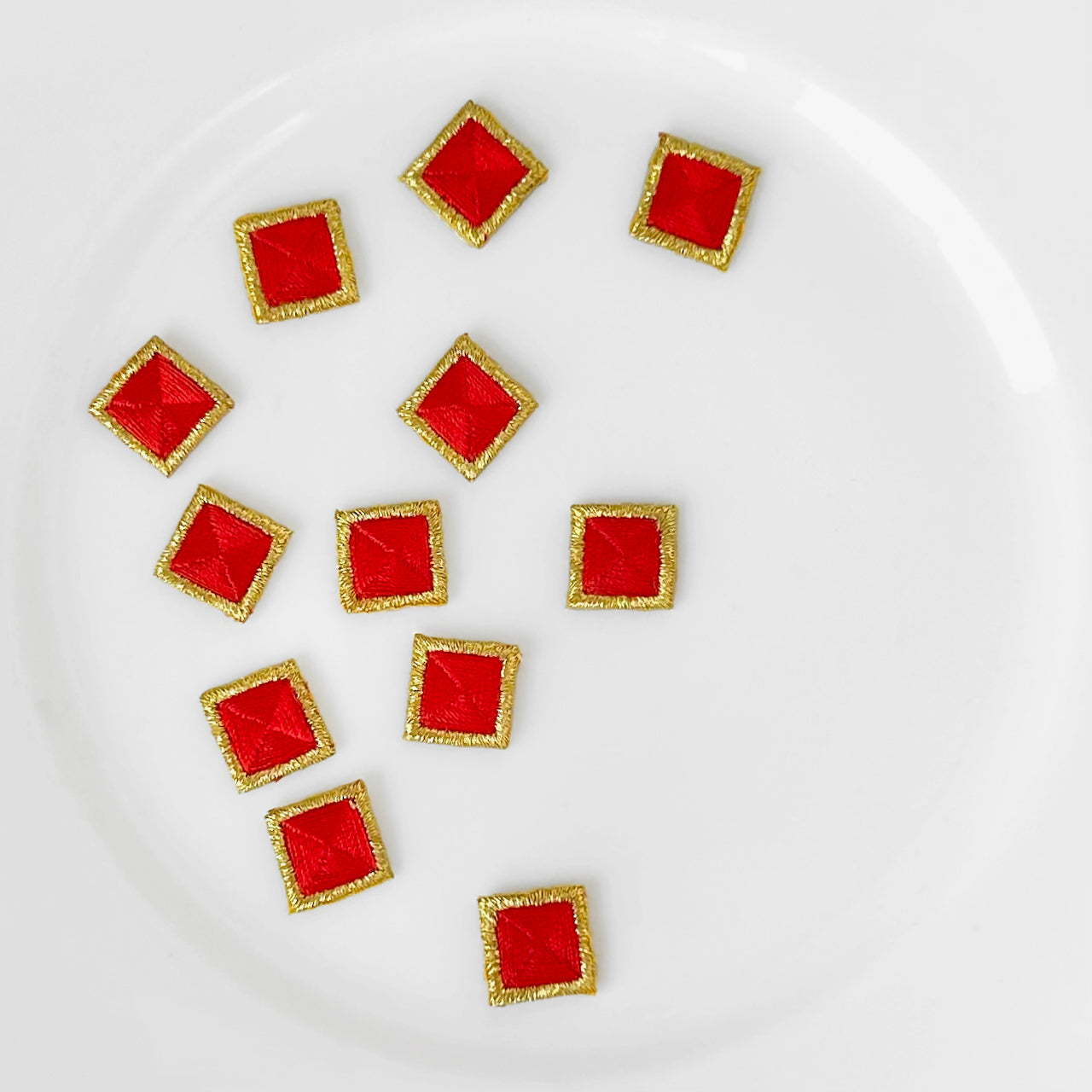 Tiny_Square_Jewel_Applique