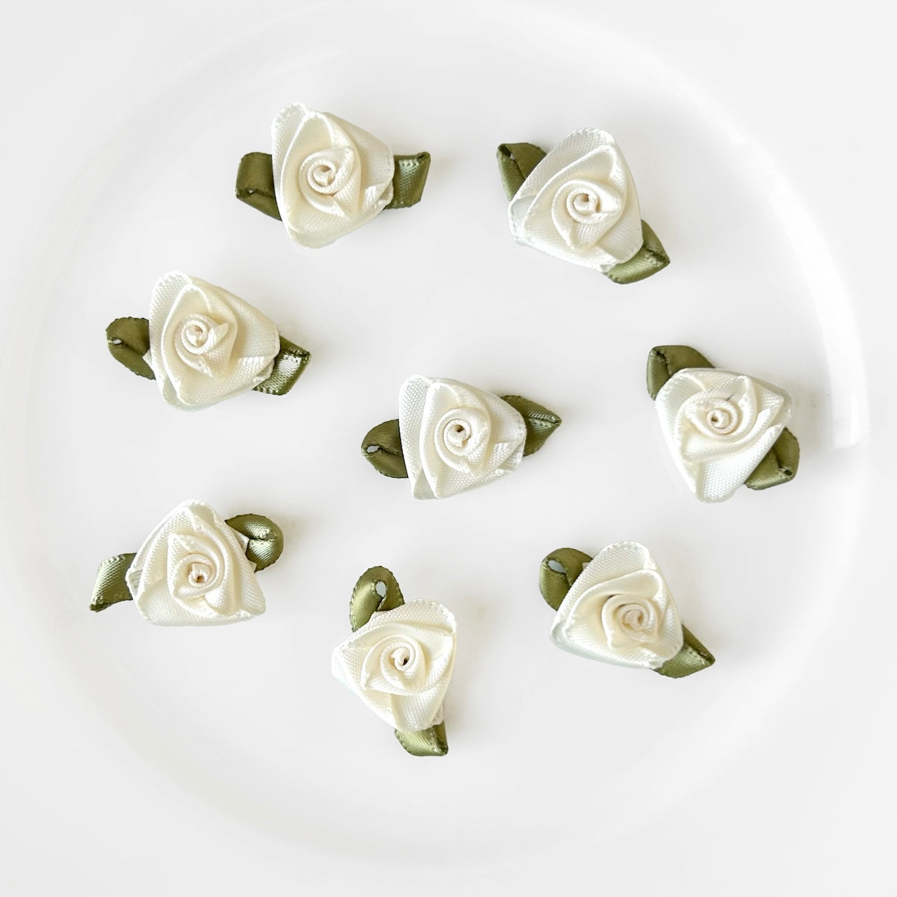 Triangular_Satin_Rose