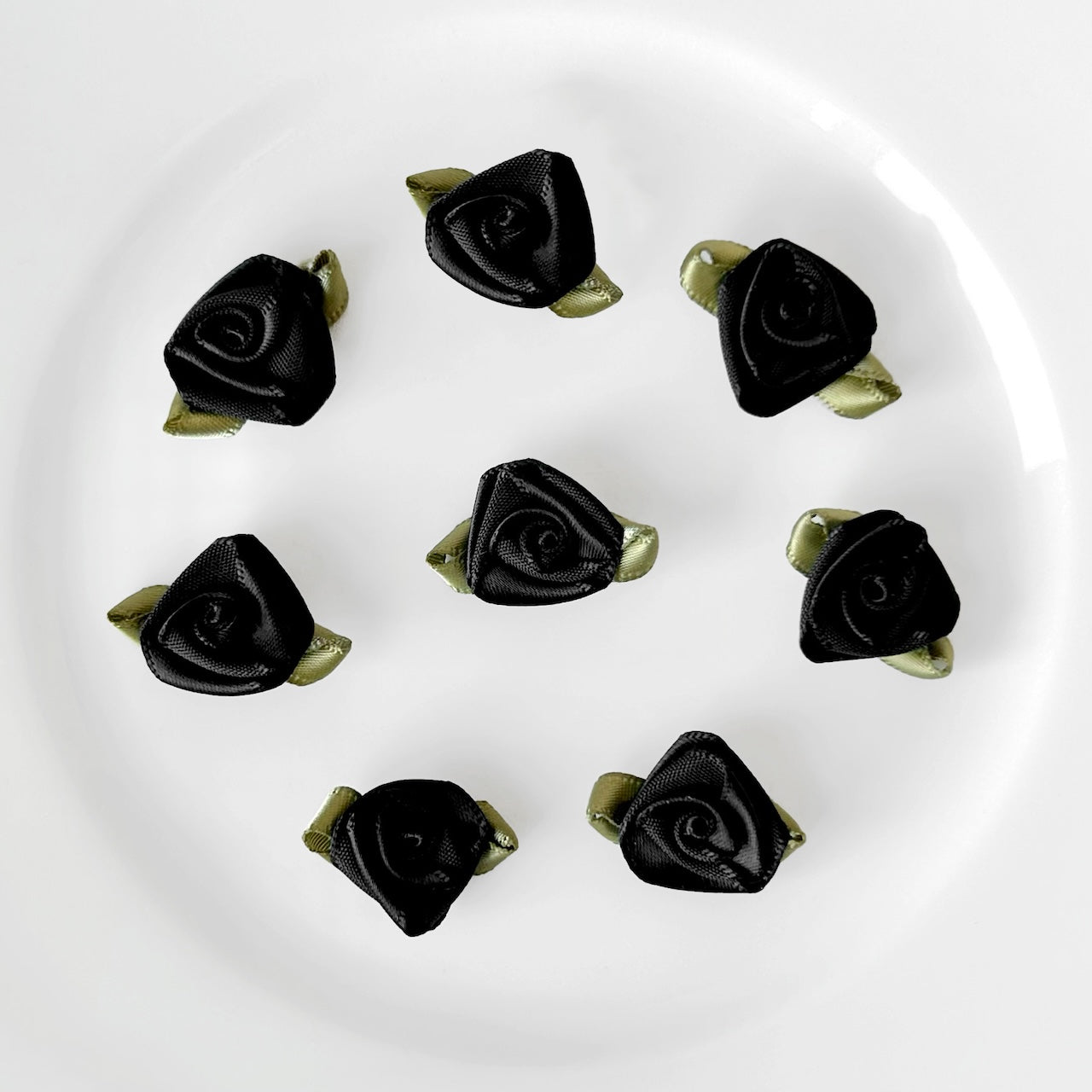Triangular_Satin_Rose