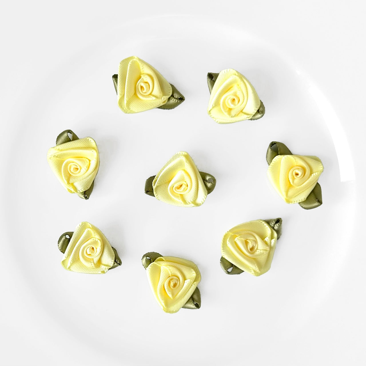 Triangular_Satin_Rose