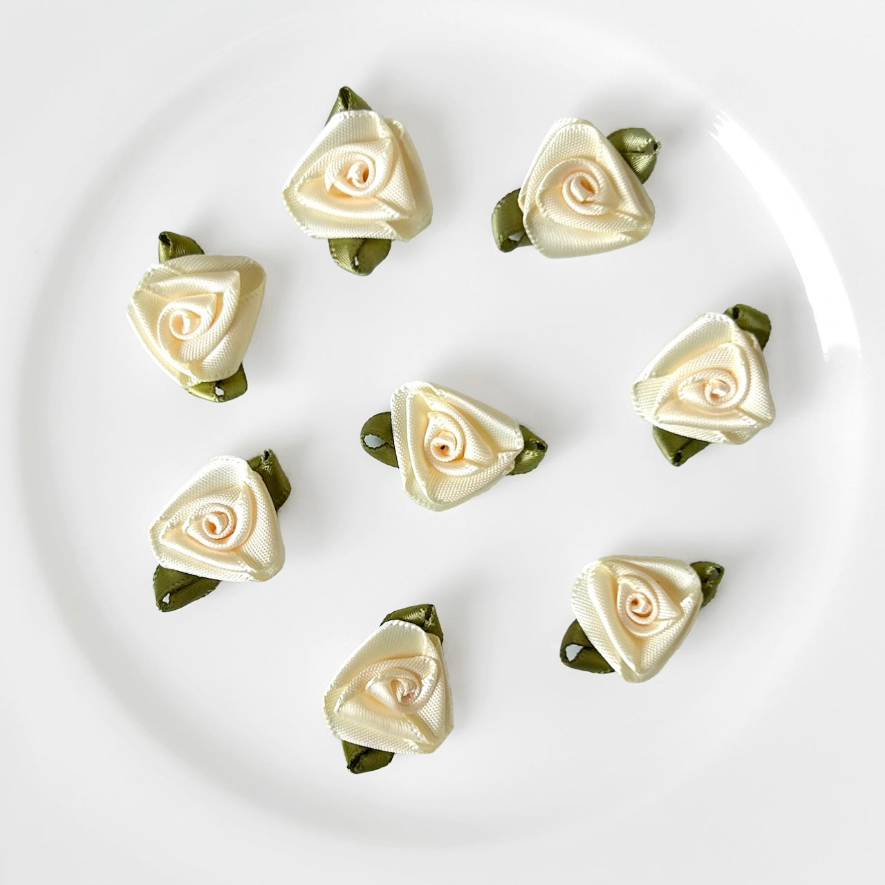 Triangular_Satin_Rose