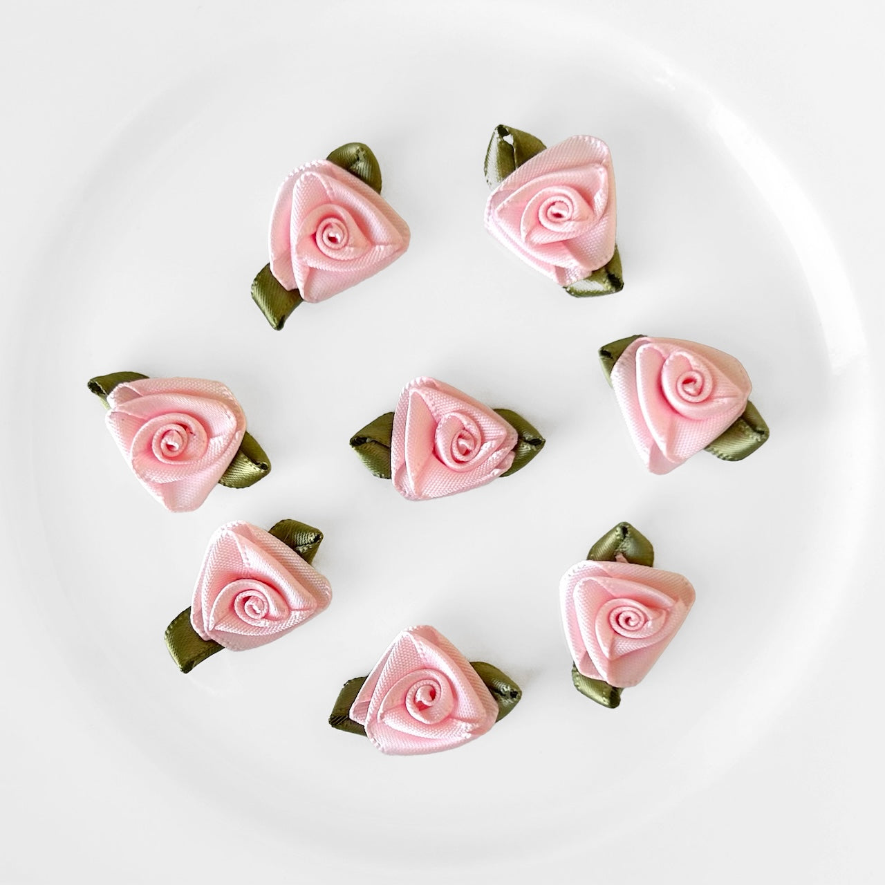Triangular_Satin_Rose