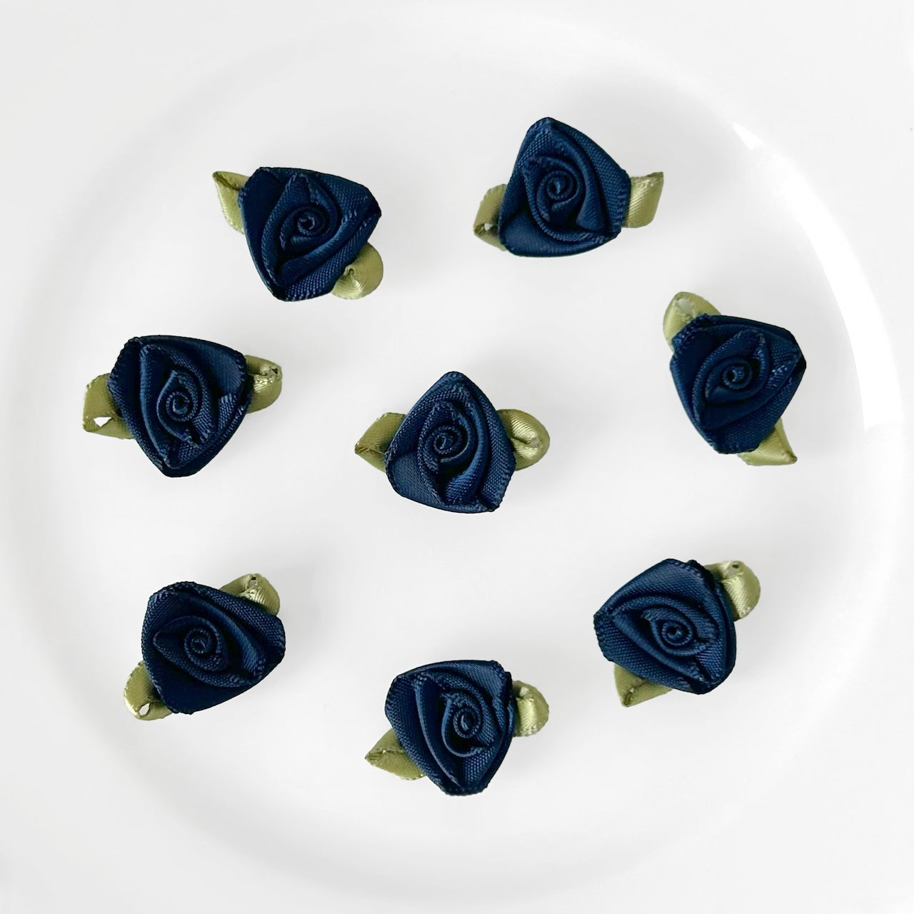 Triangular_Satin_Rose