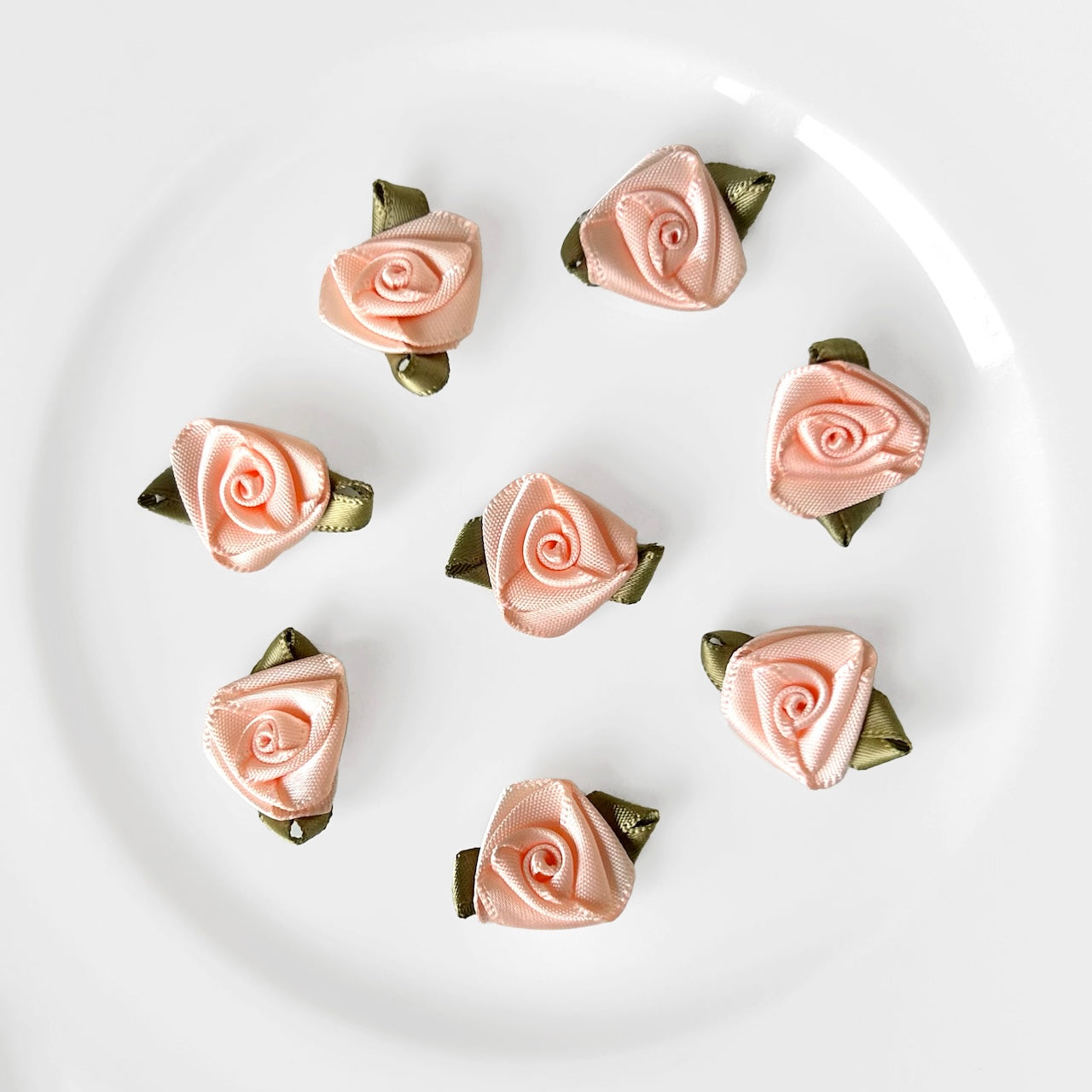 Triangular_Satin_Rose