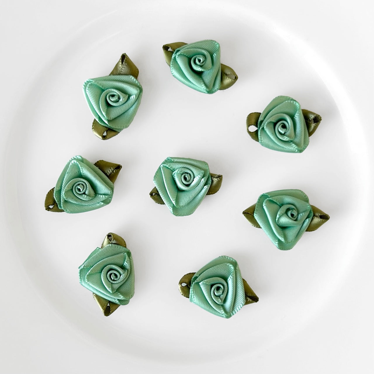Triangular_Satin_Rose