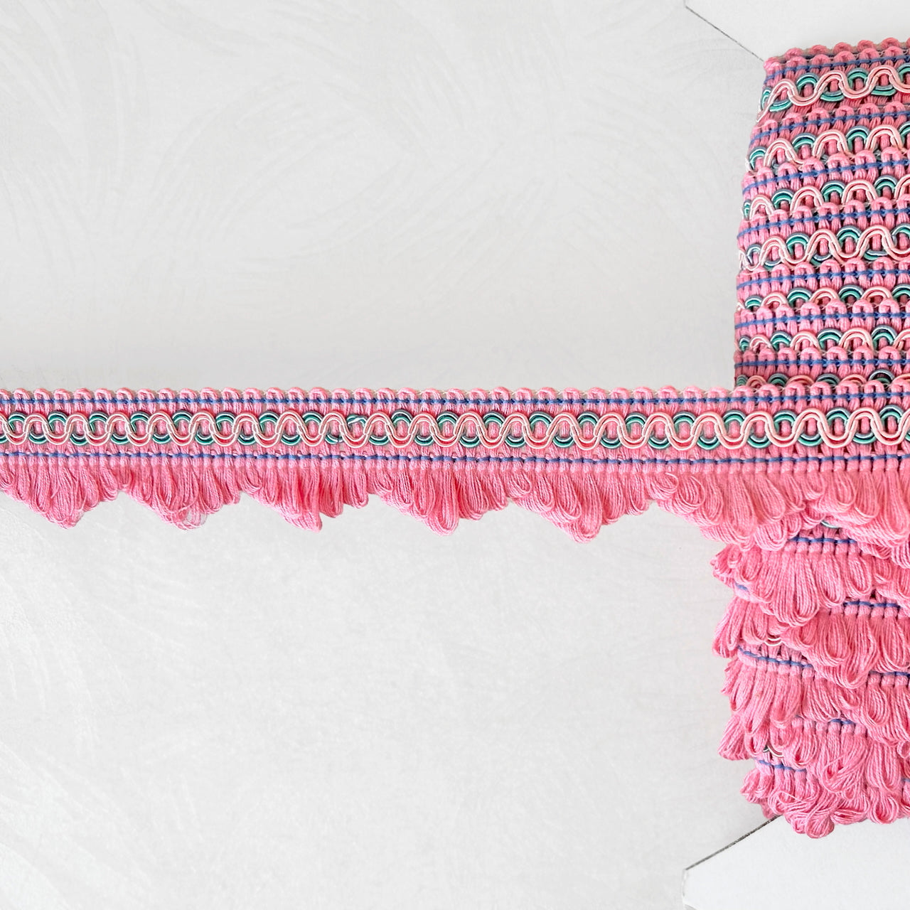 Unique_Scalloped_Loop_Braid
