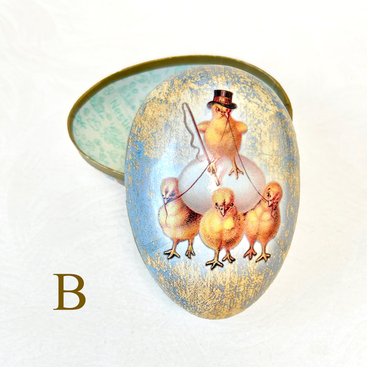Vintage_Chicks_Paper_Mache_Egg_Box