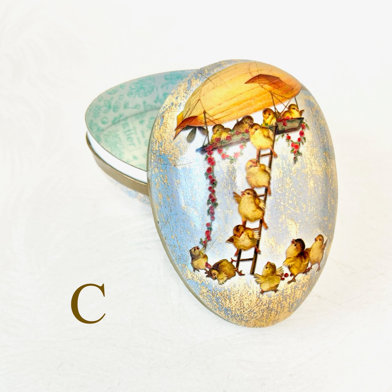 Vintage_Chicks_Paper_Mache_Egg_Box