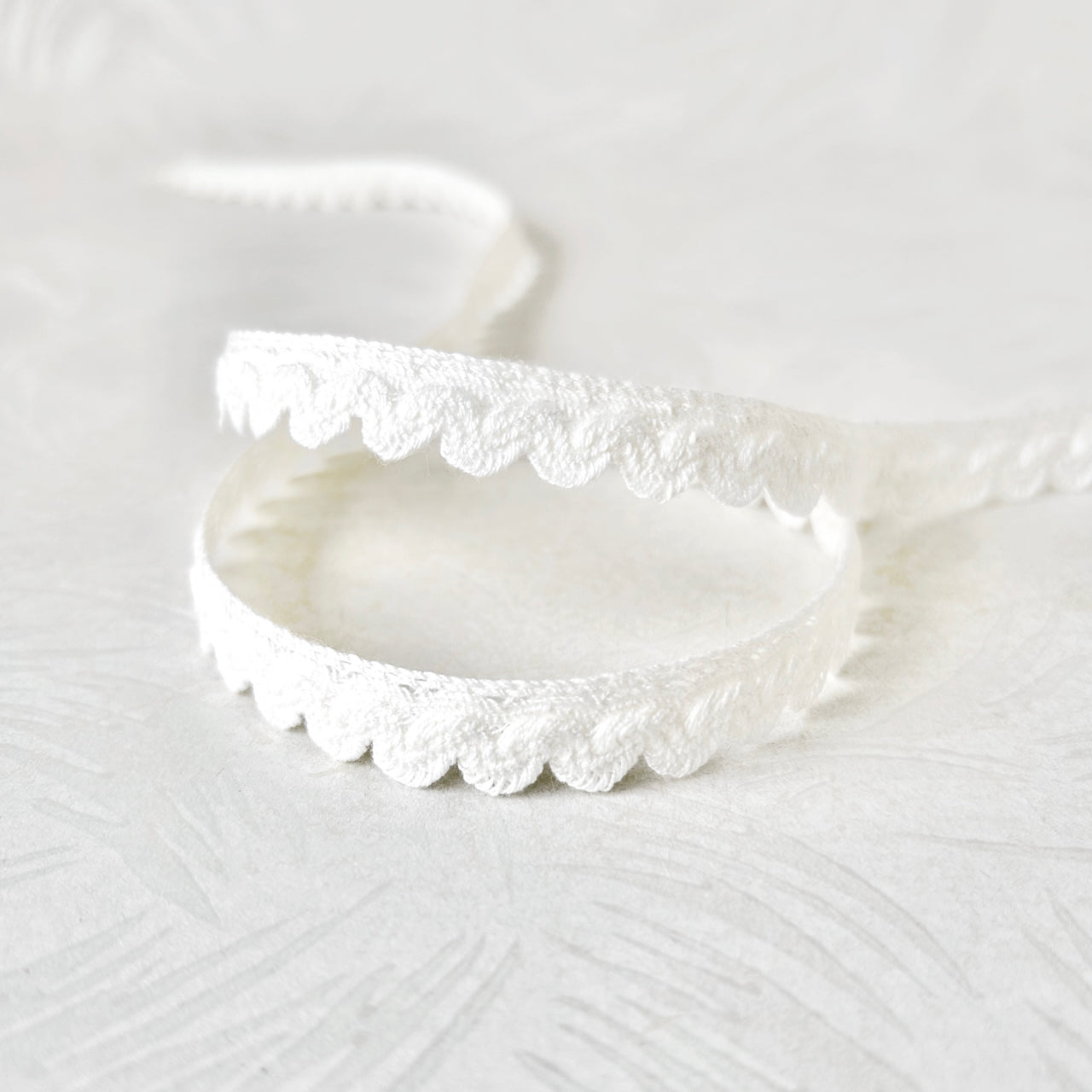 Vintage_Cotton_Scalloped_Trim